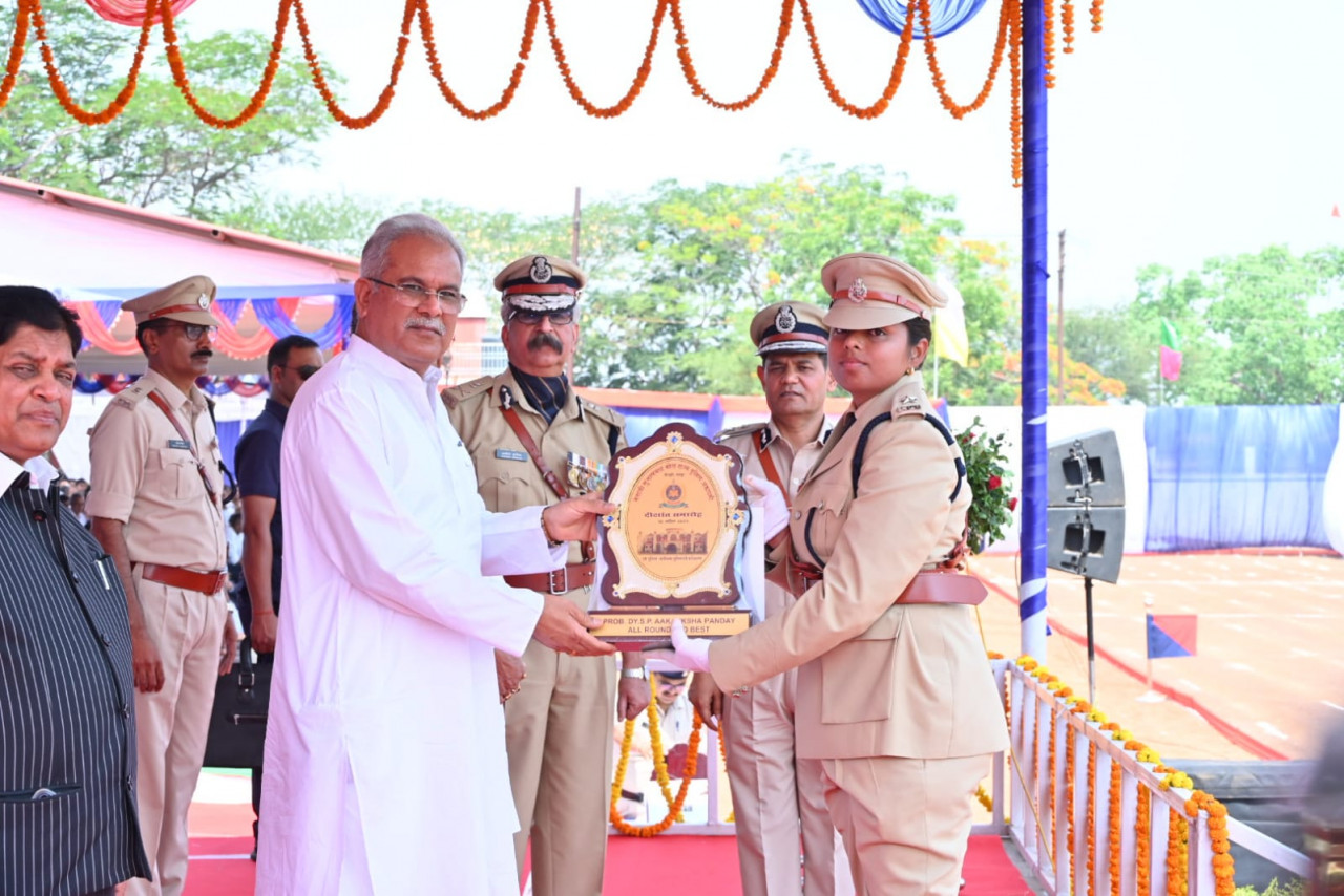 रायपुर : प्रशिक्षण के दौरान उत्कृष्ट प्रदर्शन करने वाले प्रशिक्षु उप पुलिस अधीक्षक हुए सम्मानित