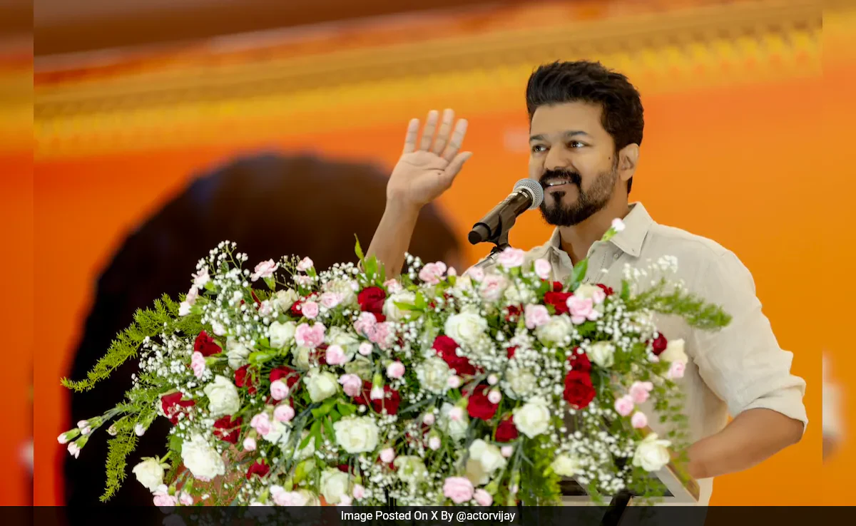 तमिल सुपरस्टार विजय ने तमिझा वेत्री कज़गम के नाम से लॉन्च की अपनी राजनीतिक पार्टी