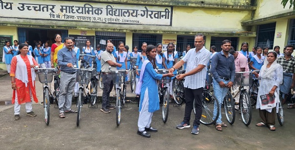 सरस्वती सायकल योजना से बदली छात्राओं की जिंदगी