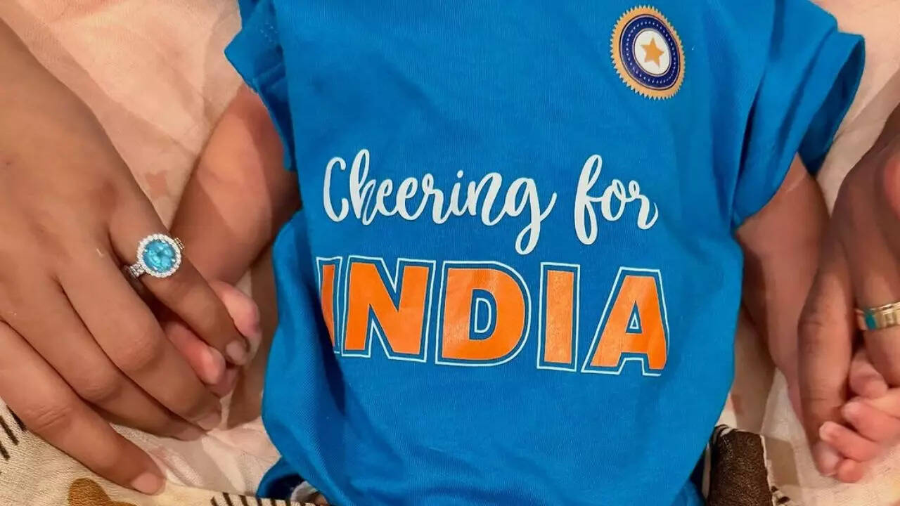 ‘Welcome India’s smallest, yet biggest fan’: Axar blessed with a boy