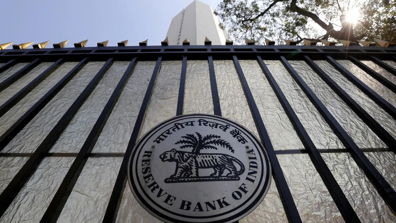 Economic growth likely to pick up on festive, rural demand: RBI