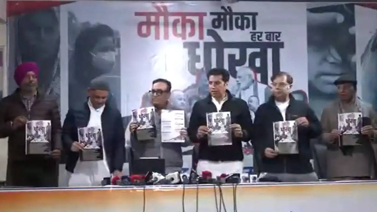 ‘Mauka-mauka’: Congress launches booklet highlighting failures of AAP, BJP in Delhi