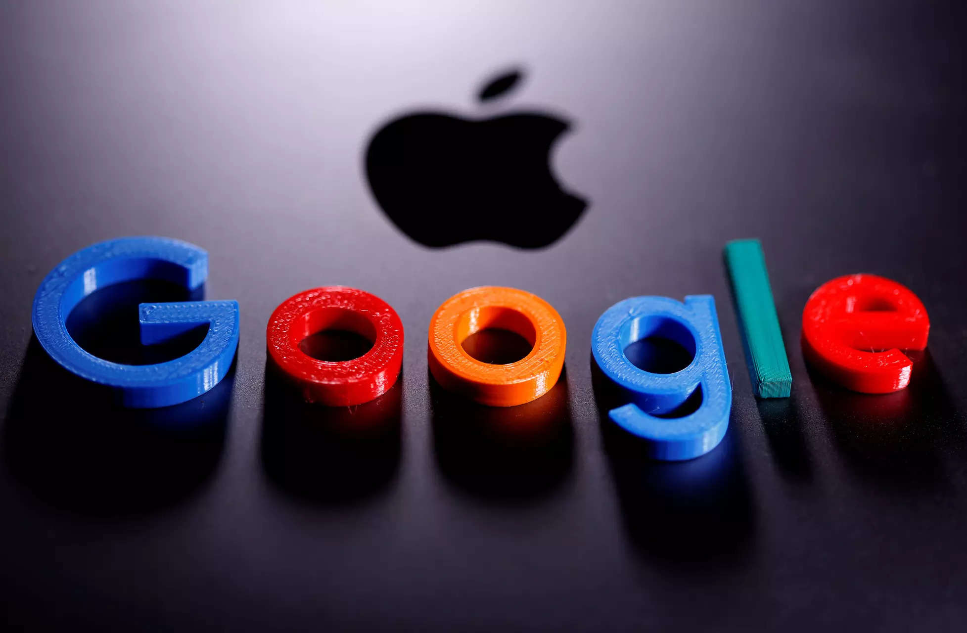 Apple VP junks this biggest ‘Google rumour’ about the company with these reasons