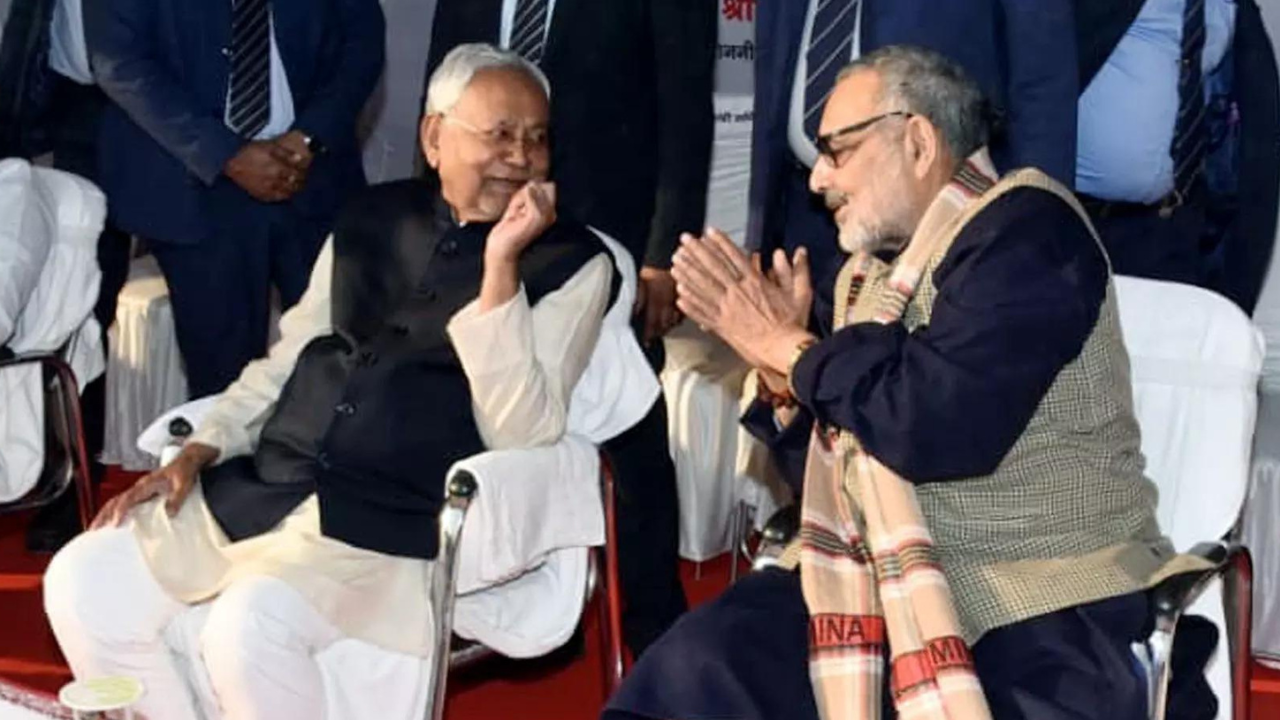 Giriraj demands Bharat Ratna for Nitish & Naveen, evokes surprise