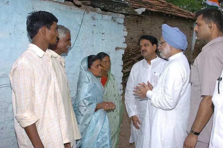 When Manmohan touched down in epicentre of farm suicides & gave the healing touch