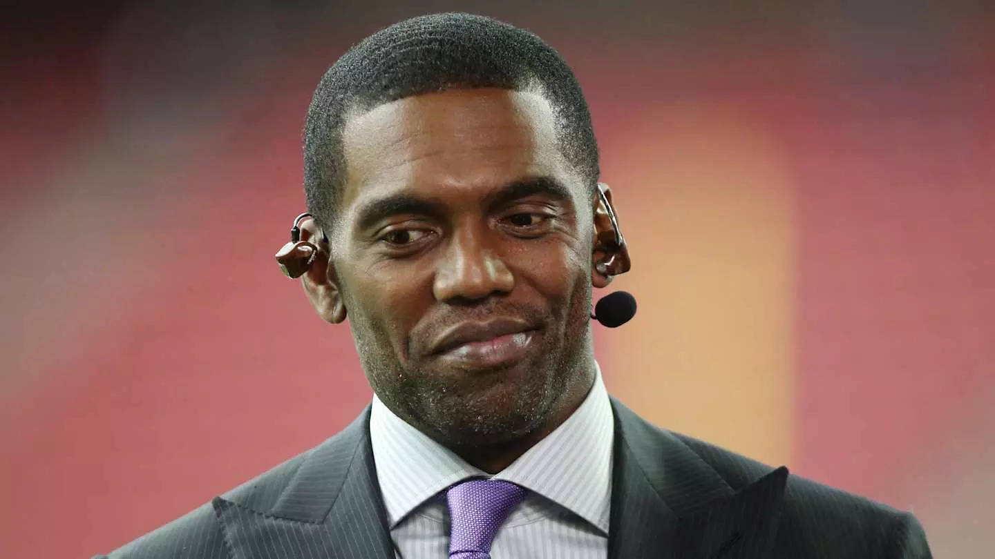 NFL legend Randy Moss gets emotional after the Patriots’ pregame celebration