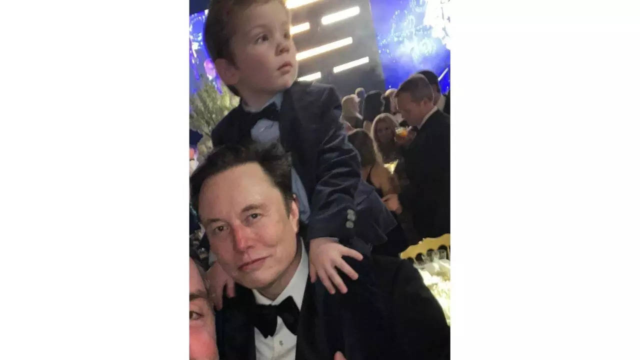 Elon Musk, with son X-Æ-12 on shoulder, shares this ‘feeling’ for 2025