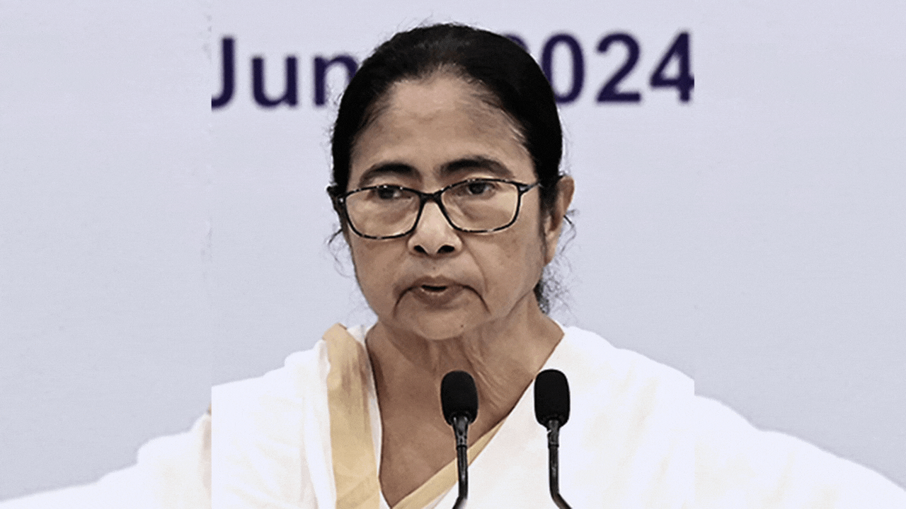 BSF allowing B’deshi infiltration as part of Centre’s ‘blueprint’: Mamata