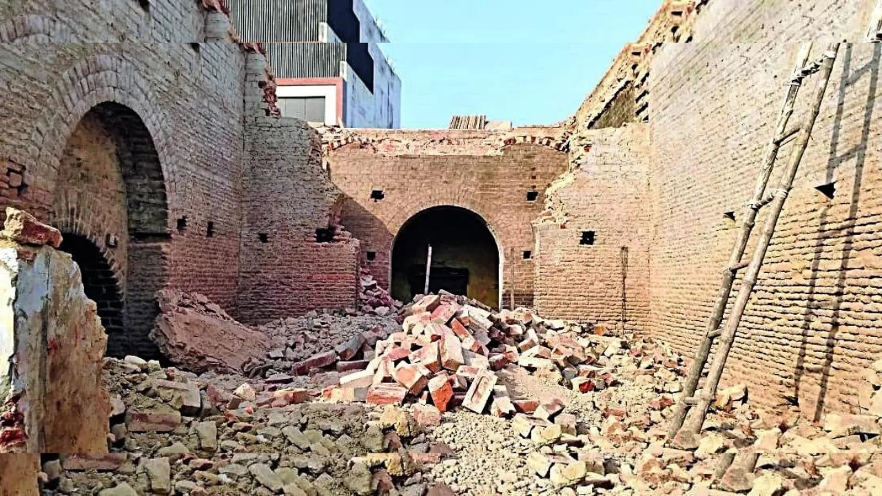 Agra’s 1 7th-Century Mughal-era haveli razed by ‘builder’