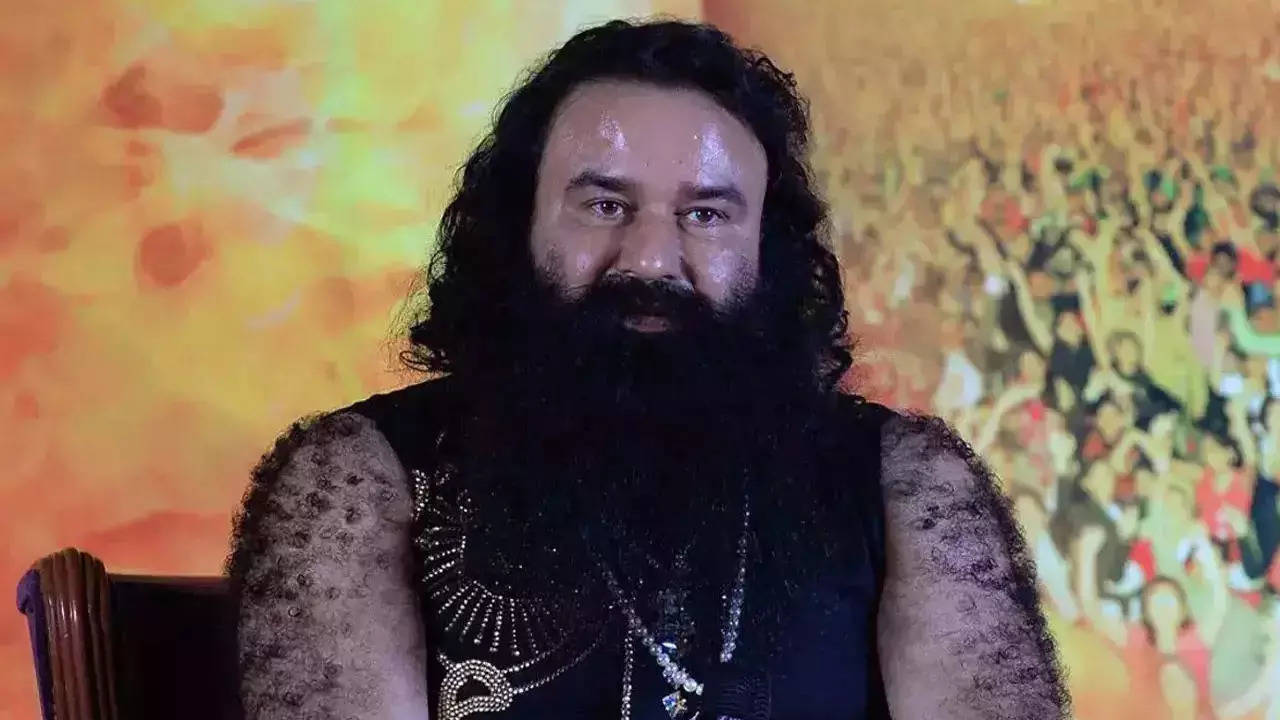 SC asks Gurmeet Ram Rahim, others to respond to CBI plea against their acquittal