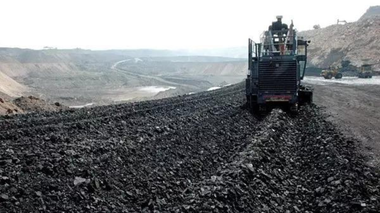 Several feared trapped in Assam coal mine; CM seeks Army assistance