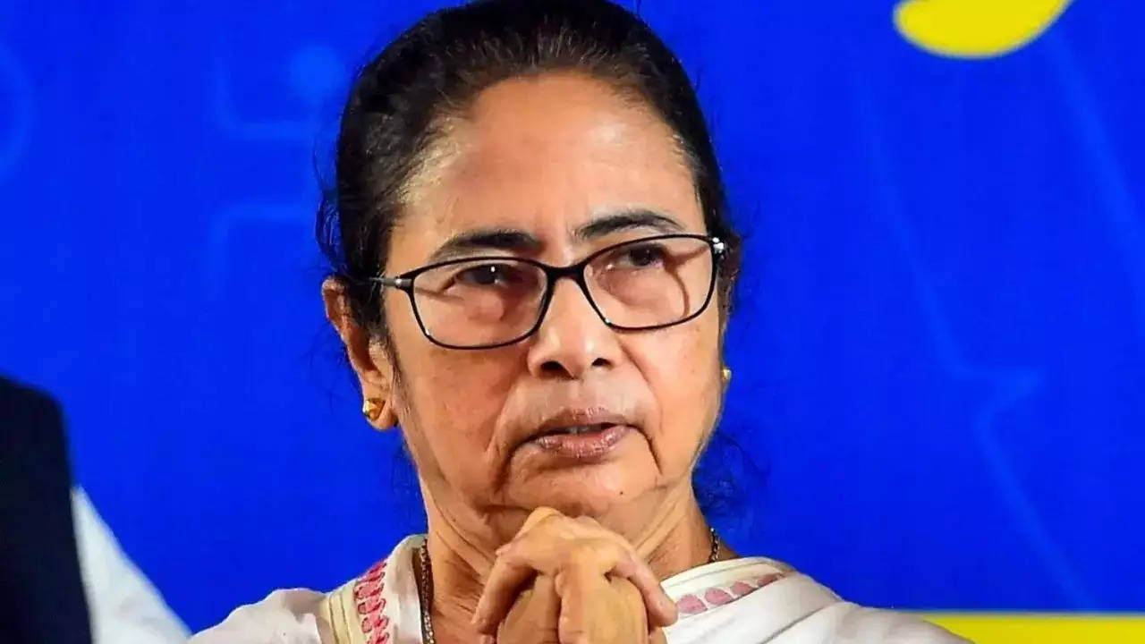 Indian fishermen tortured in Bangladesh custody, alleges Mamata