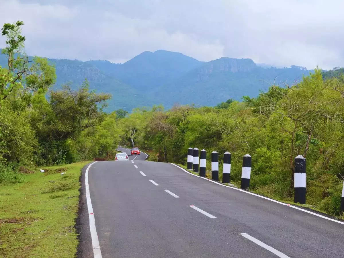 Pakistan-China highway remains blocked for fourth consecutive day