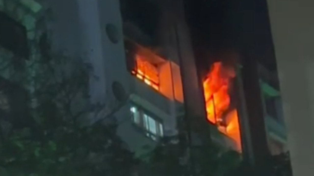 1 dead, 1 injured as fire engulfs Andheri West high-rise