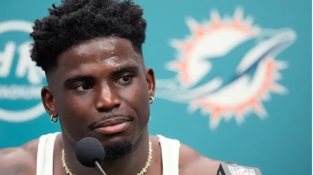 ‘You’ll respect 10’: Tyreek Hill’s cryptic post amid Dolphins drama