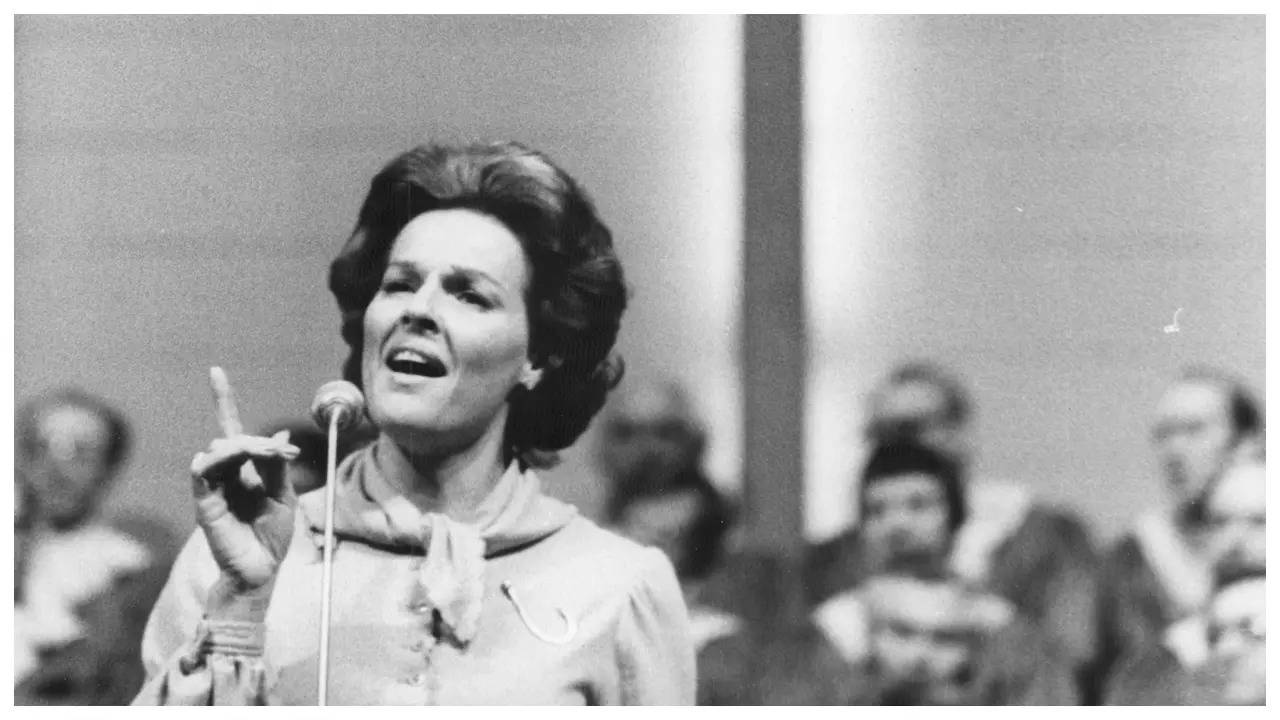 Anita Bryant, singer, and anti-gay rights crusader, passes away at 84