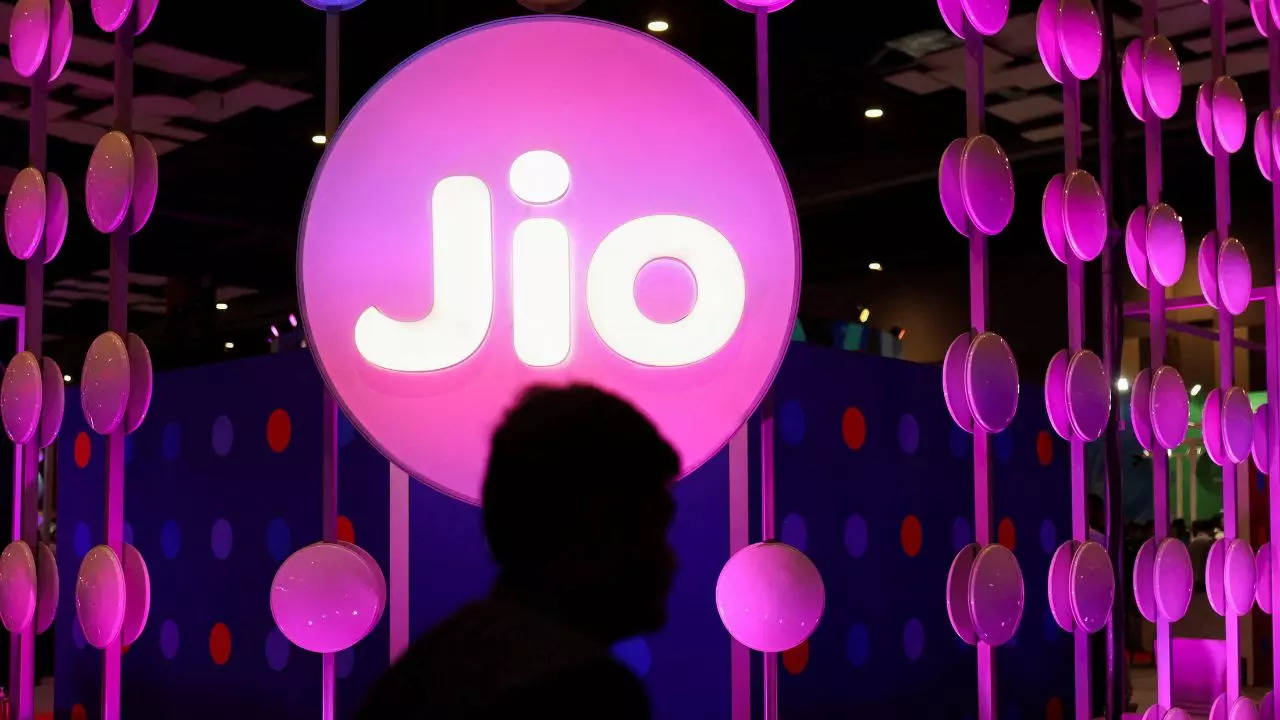 Reliance Jio launches free YouTube Premium for these customers