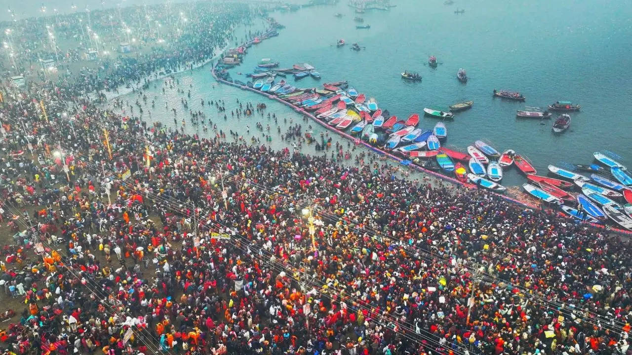 ‘Mera Bharat Mahaan’: Foreigners brave biting cold at Maha Kumbh 2025