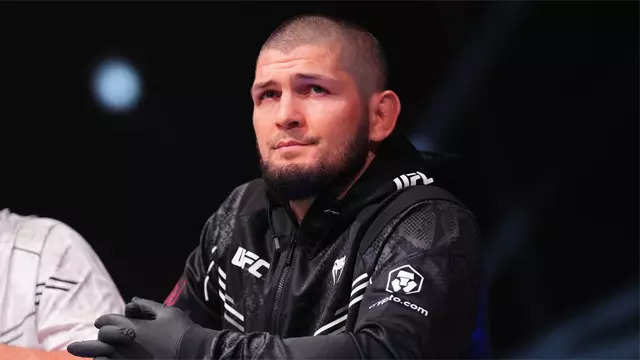 Why was ex-UFC champion Khabib Nurmagomedov removed from plane?