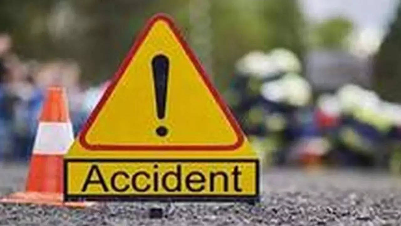 3 dead, 15 injured after auto-rickshaw hits multiple vehicles in Thane