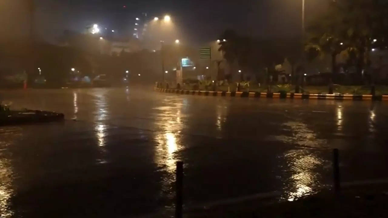 Overnight rains lash Delhi-NCR, chill intensifies, train services hit