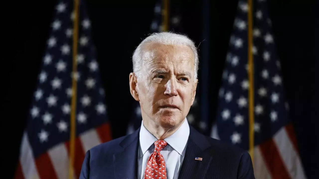 Officials move to quickly expel immigrants Biden allowed in temporarily